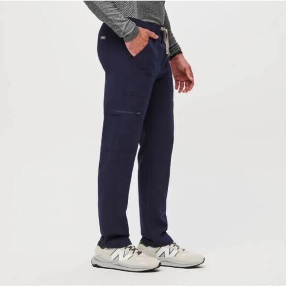 Figs Men's Navy Cairo Zip Fly Cargo Scrub Pants Size S/Short - Picture 3 of 11
